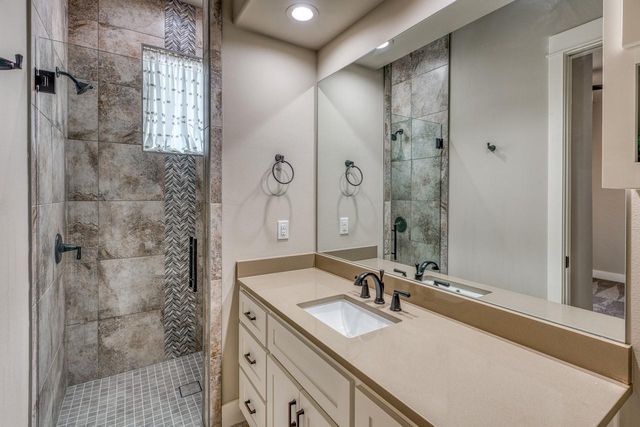 124 Apache Tears DR, Horseshoe Bay, TX 78657