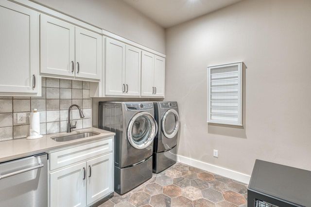 124 Apache Tears DR, Horseshoe Bay, TX 78657