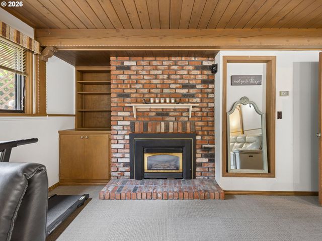 15120 Se FRANKLIN St, Portland, OR 97236