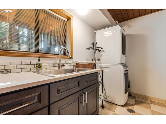 15120 Se FRANKLIN St, Portland, OR 97236