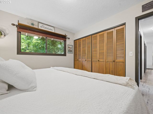 15120 Se FRANKLIN St, Portland, OR 97236