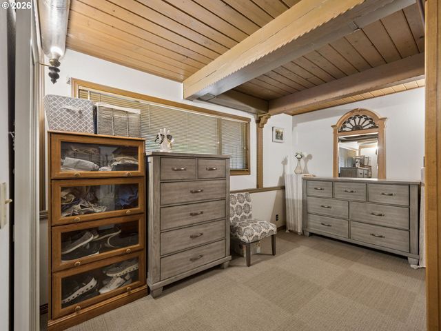 15120 Se FRANKLIN St, Portland, OR 97236
