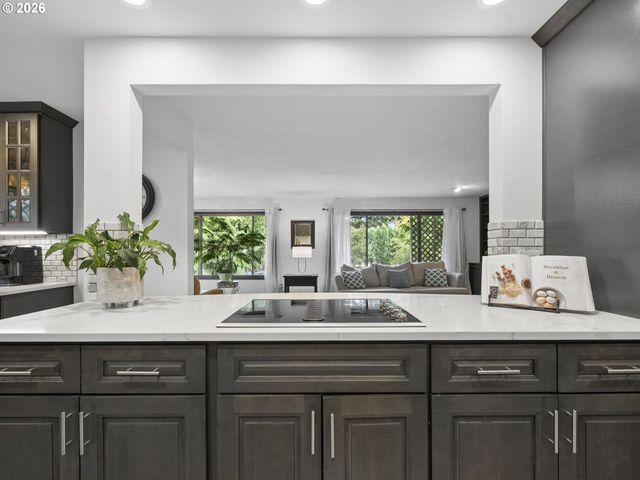 15120 Se FRANKLIN St, Portland, OR 97236