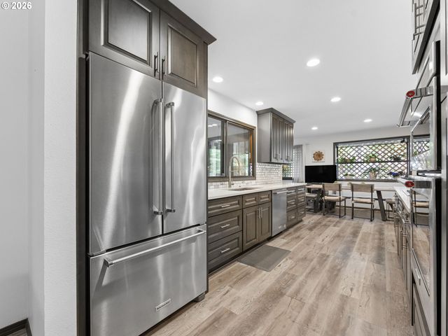 15120 Se FRANKLIN St, Portland, OR 97236