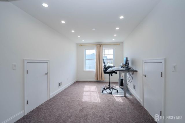 2 Hitching Post Place, Monroe, NJ 08831