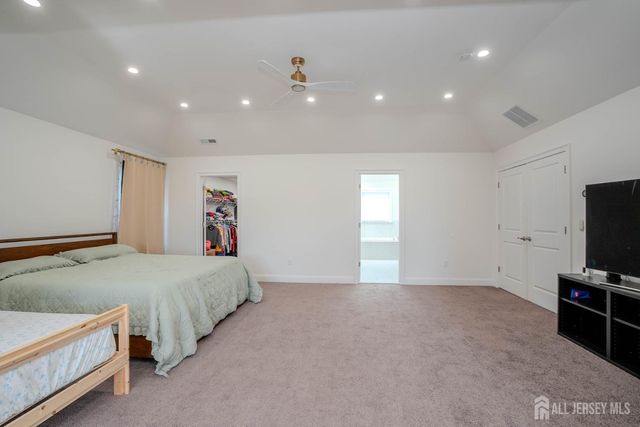 2 Hitching Post Place, Monroe, NJ 08831