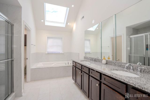 2 Hitching Post Place, Monroe, NJ 08831