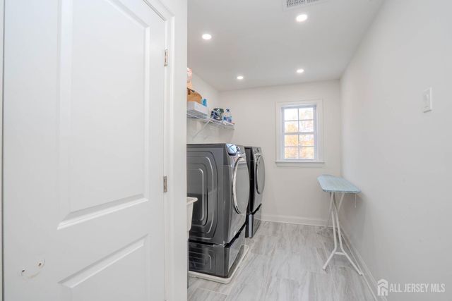 2 Hitching Post Place, Monroe, NJ 08831