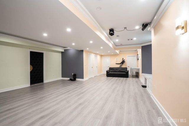 2 Hitching Post Place, Monroe, NJ 08831