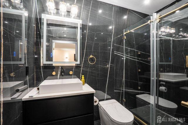 2 Hitching Post Place, Monroe, NJ 08831