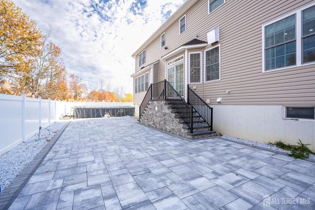 2 Hitching Post Place, Monroe, NJ 08831