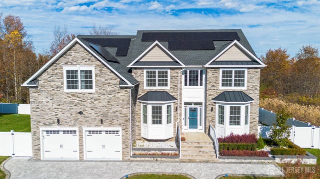 2 Hitching Post Place, Monroe, NJ 08831