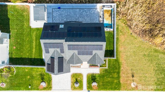 2 Hitching Post Place, Monroe, NJ 08831