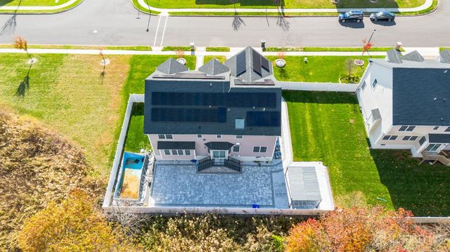 2 Hitching Post Place, Monroe, NJ 08831