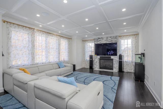 2 Hitching Post Place, Monroe, NJ 08831