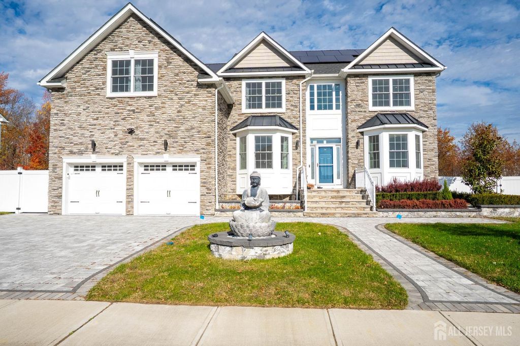 2 Hitching Post Place, Monroe, NJ 08831