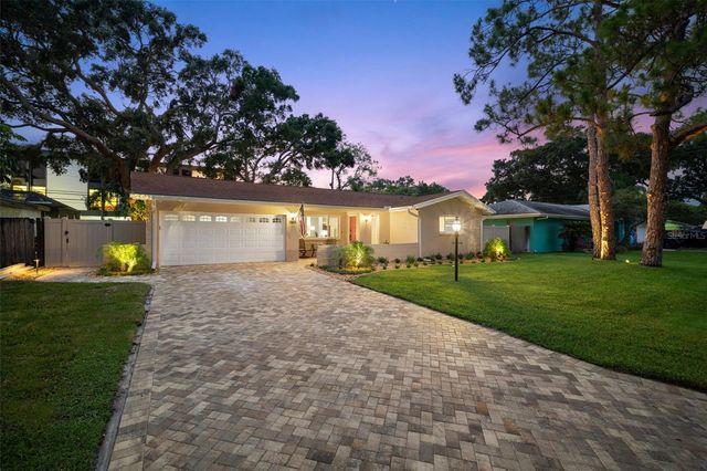7940 3RD STREET N, St Petersburg, FL 33702