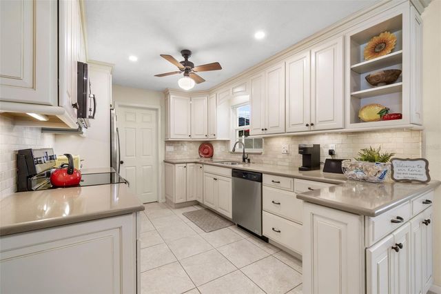 7940 3RD STREET N, St Petersburg, FL 33702