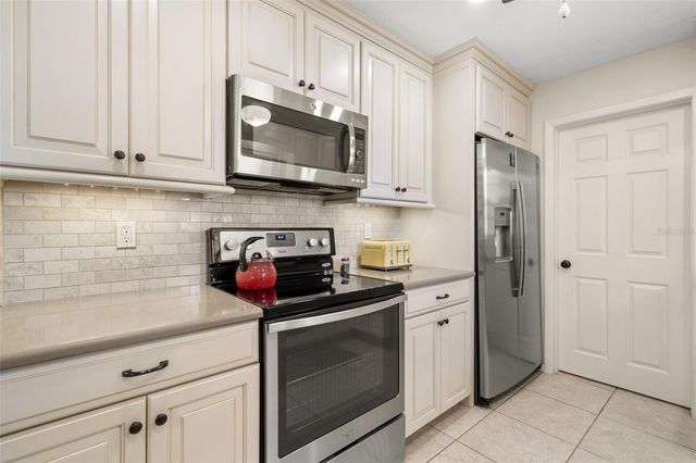 7940 3RD STREET N, St Petersburg, FL 33702