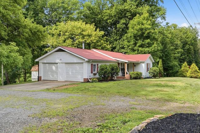 6433 Nc 268, Dobson, NC 27017