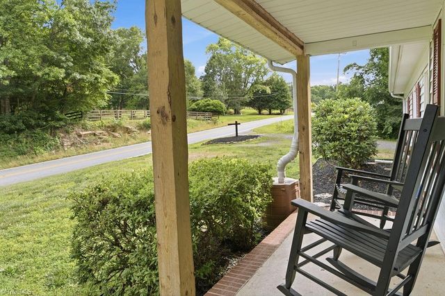 6433 Nc 268, Dobson, NC 27017