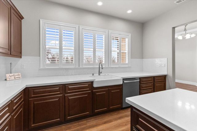 947 Doak Blvd, Ripon, CA 95366