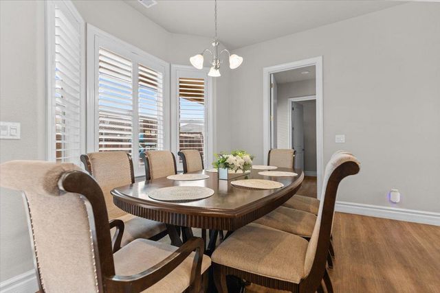 947 Doak Blvd, Ripon, CA 95366