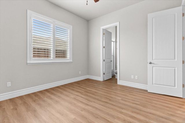 947 Doak Blvd, Ripon, CA 95366