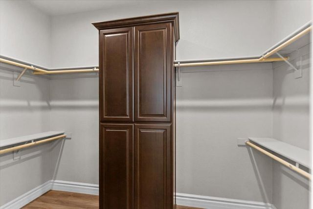 947 Doak Blvd, Ripon, CA 95366