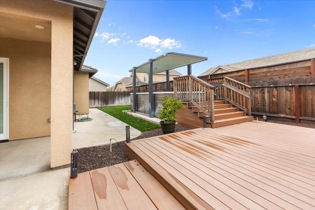 947 Doak Blvd, Ripon, CA 95366