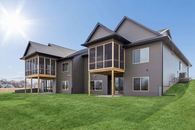 1026 Highland Trail, Solon, IA 52333