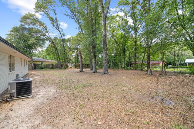 207 Oglesby Avenue, Crestview, FL 32536