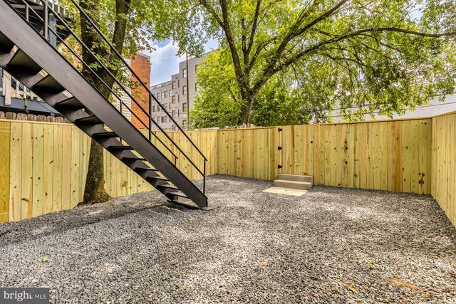 1105 16TH ST NE, Washington, DC 20002
