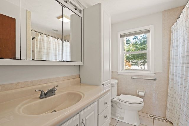 11 Imrie St, Randolph, MA 02368