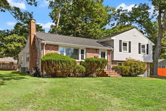 11 Imrie St, Randolph, MA 02368