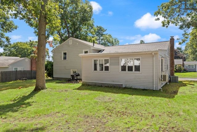 11 Imrie St, Randolph, MA 02368