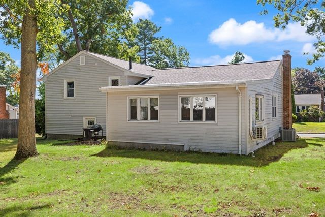 11 Imrie St, Randolph, MA 02368