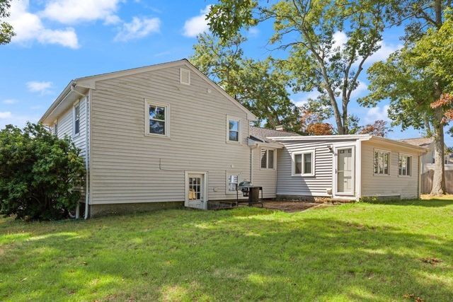 11 Imrie St, Randolph, MA 02368