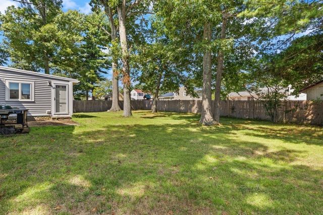 11 Imrie St, Randolph, MA 02368