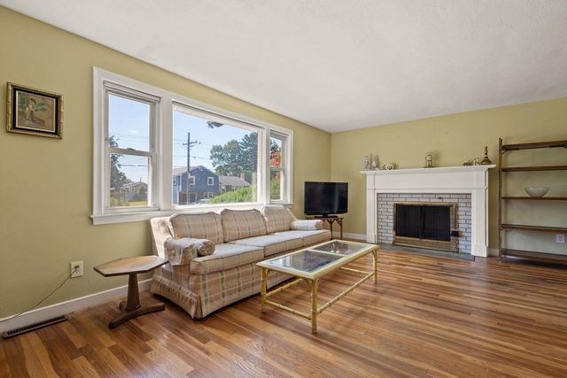 11 Imrie St, Randolph, MA 02368
