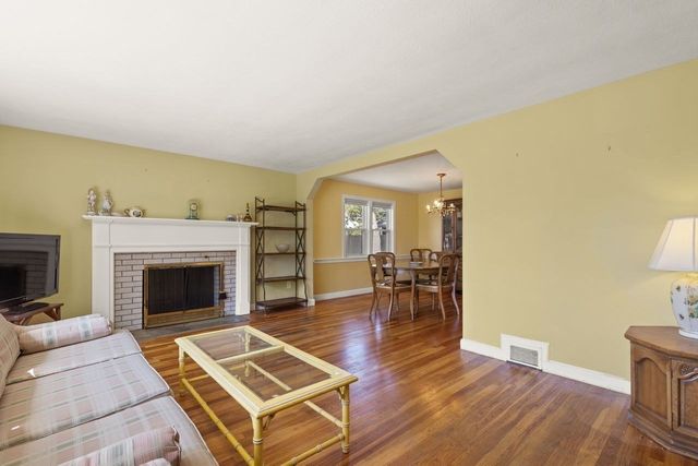11 Imrie St, Randolph, MA 02368