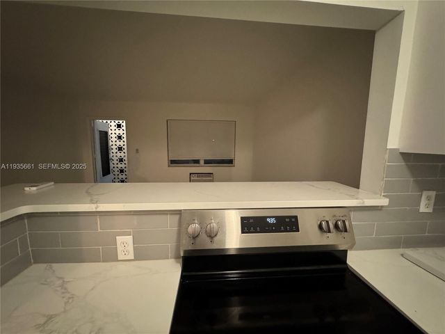 2020 NE 51st Ct 106, Fort Lauderdale, FL 33308