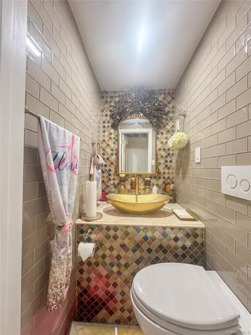 1715 Hering Avenue, Bronx, NY 10461