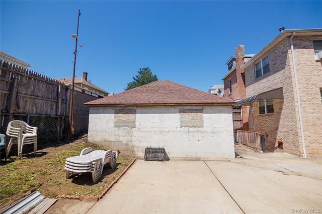 1715 Hering Avenue, Bronx, NY 10461