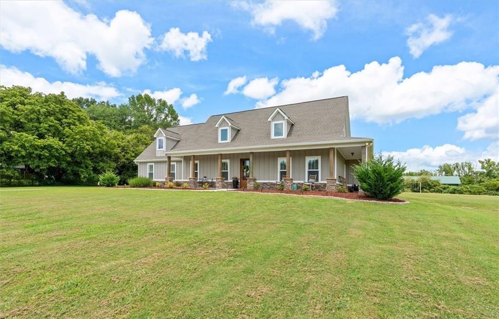 1303 Sandhill Hickory Level Road, Carrollton, GA 30116