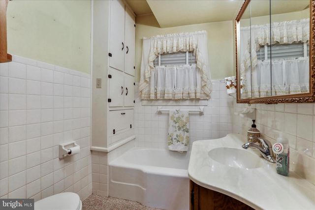 101 BURR ST, Moorefield, WV 26836