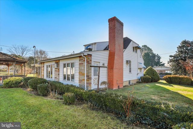 101 BURR ST, Moorefield, WV 26836