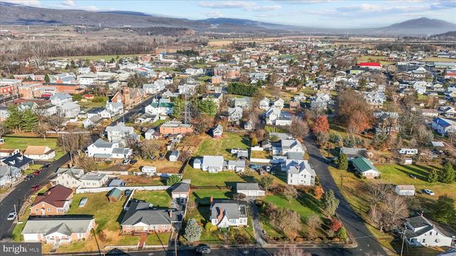 101 BURR ST, Moorefield, WV 26836