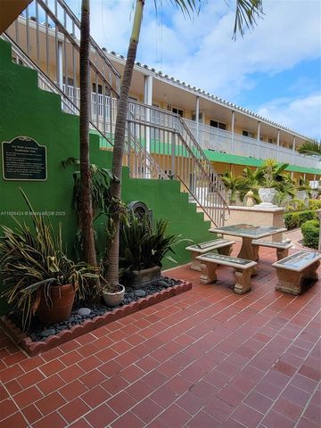 7400 Harding Ave 15, Miami Beach, FL 33141