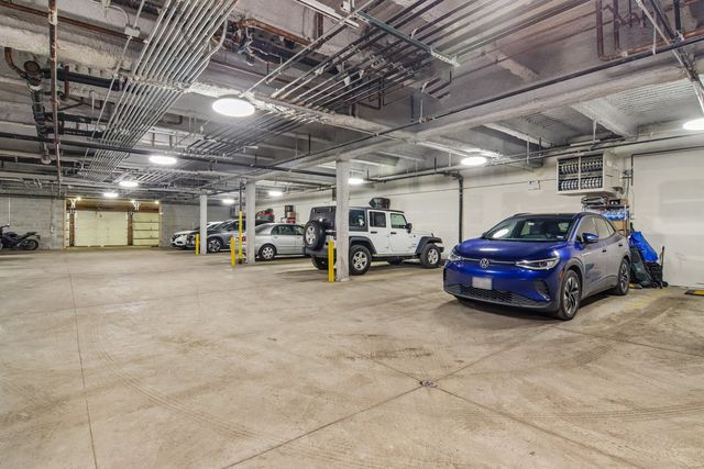 2423 W Fullerton Avenue 4F, Chicago, IL 60647